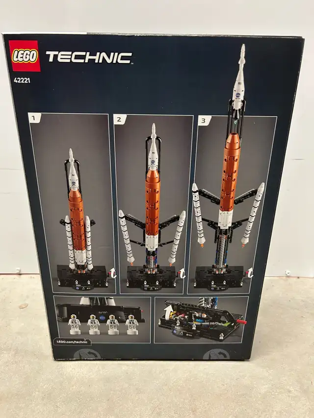 LEGO Technic NASA Artemis Space Launch System Rocket ( 42221 ) in Toys & Games in Mississauga / Peel Region - Image 3