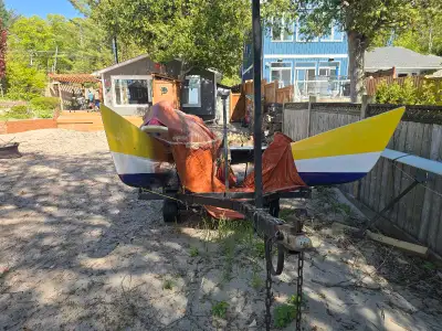 2002 Catamaran Dart in good working condition. Includes 2 harnesses and trapezelines. Has bib under...