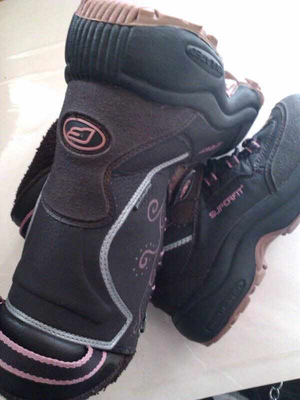 Women`s SuperFit Winter Boots size 7 in Women's - Shoes in City of Toronto - Image 4