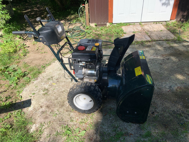 30" Yardworks snowblower - will trade for Tamper in Snowblowers in Barrie - Image 2