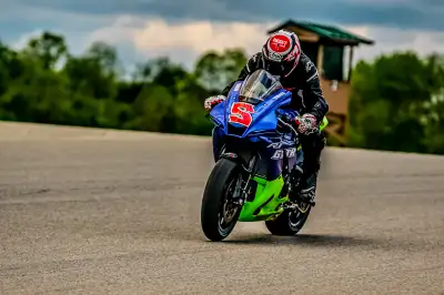 All parts removed from the bike with zero kms as it was turned into a track bike Black fairing kit -...