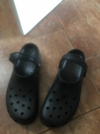 Crocs/shoes