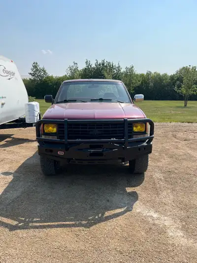 1988k3500 350tbi TH400 (3 speed auto) 4:56:1 gearing 285/75/16 studded tires Has a 5th wheel mounted...