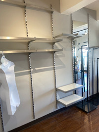 Retail wall racking system 