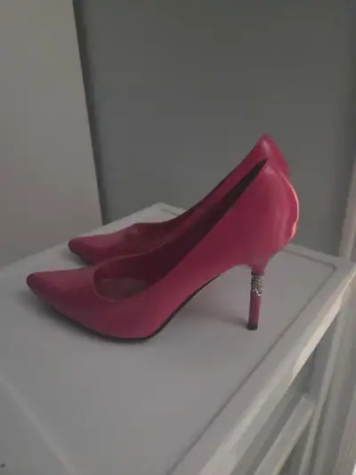 Le Chateau - Pink High Heels, View more