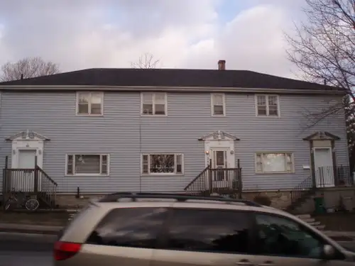 361 King Street west is only a 10 minute walk to Queens, across the street from the Tett Center and...