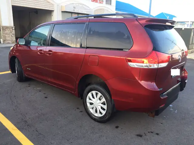 TOYOTA SIENNA WHEELCHAIR VAN 2011 REAR ENTRY