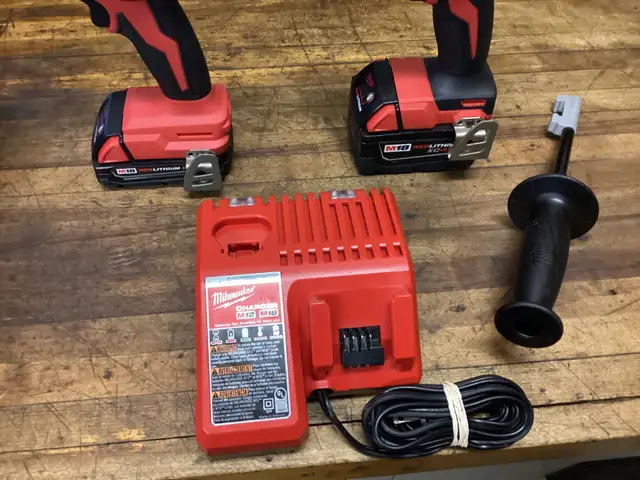 MILWAUKEE M18 BRUSHLESS IMPACT DRIVER and 1/2” HAMMER DRILL KIT in Power Tools in Barrie - Image 6
