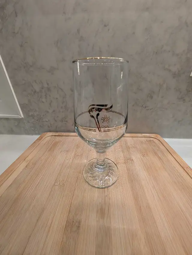 A bunch of vintage assorted glass drinkwear in Kitchen & Dining Wares in Markham / York Region - Image 4