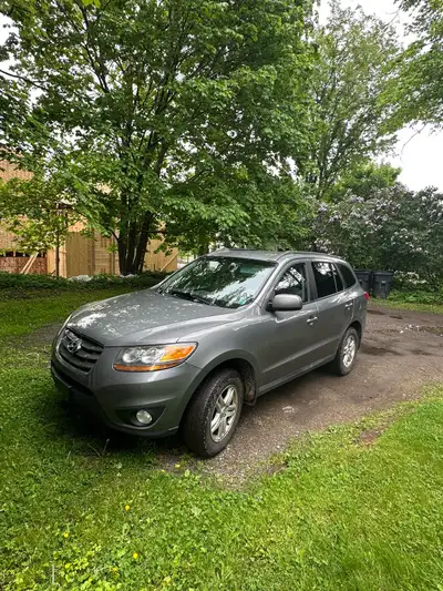 Santa Fe - selling out multiple parts off of this vehicle Call or text 902-694-5935 to speak with Ro...