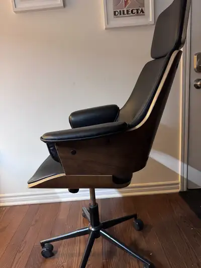 The ADENA Office Chair from Structube is a modern, comfortable desk chair with a sleek, minimalist d...