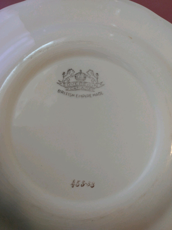 Souvenir Canada British Empire made Petite point plate in Arts & Collectibles in Hamilton - Image 3