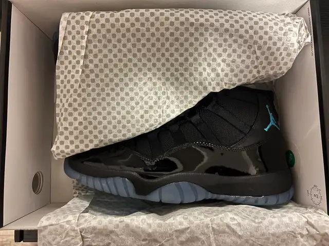 Jordan 11 Gamma Blue size 10.5 in Men's Shoes in City of Toronto - Image 2