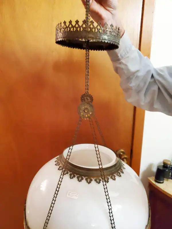 Victorian Parlour Hanging Oil Lamp, late 1800’s in Arts & Collectibles in St. Catharines - Image 3