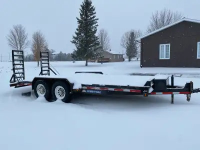 Trailer sure-trac 18pied 2013 en bonne condition Modele st81181t Attache ajustable Suspension a glis...