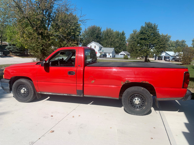 2006 Chevy Silverado in Cars & Trucks in Sarnia - Image 4