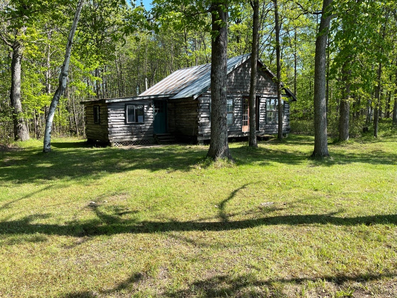 Waterfront Cabins on Island with Airstrip Houses for Sale Pembroke