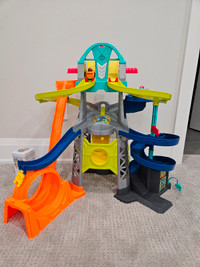 Fisher price little people race track