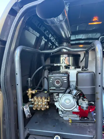 Moteur Honda 13 HP avec démarreur électrique Brûleur diesel 330 000 BTU Réservoir vertical 300 gallo...