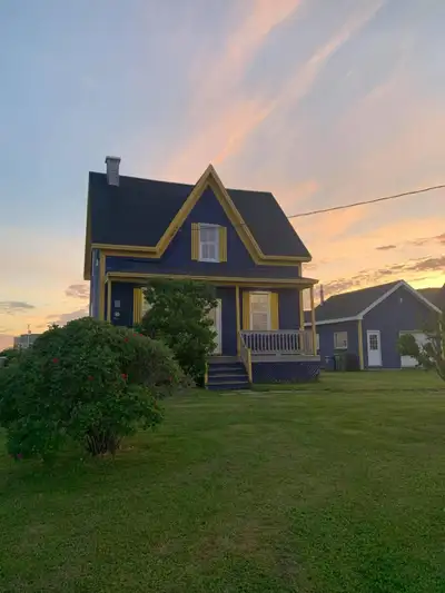 maison à louer aux Iles-de-la-madeleine, View more