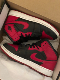 Jordan 1 Mids