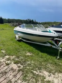 2000 Glastron 17' Boat