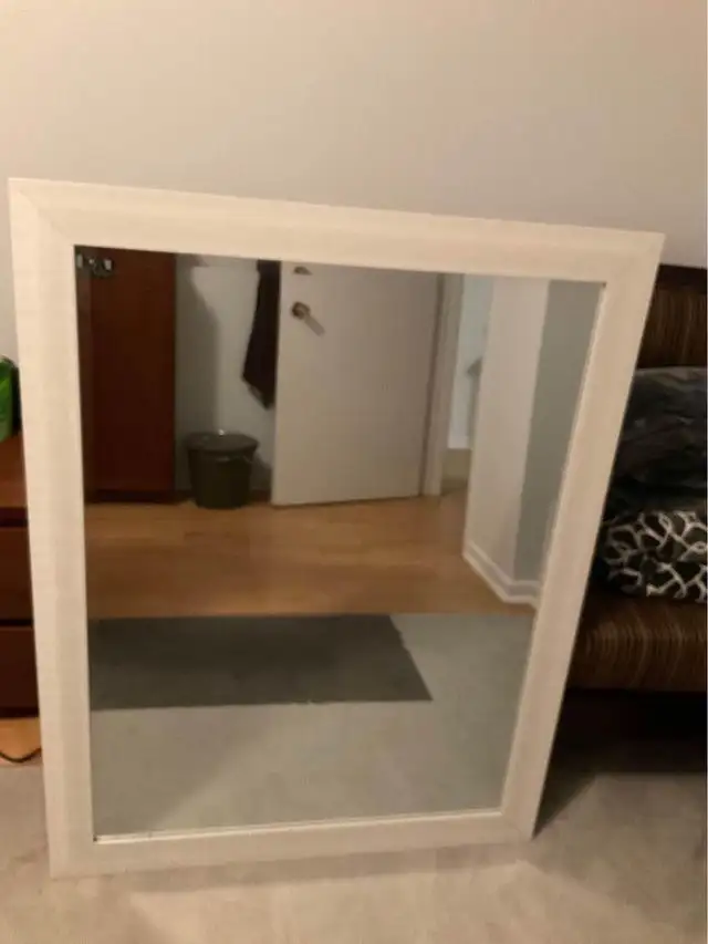 Wall Mirror with Textured Frame in Home Décor & Accents in City of Toronto - Image 2