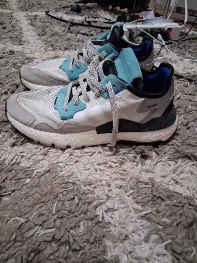 Adidas men us size 8.5 , Voir plus