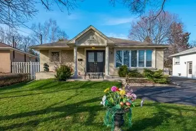2 Bedrooms Semi-Basement Apartment with Separate Entrance