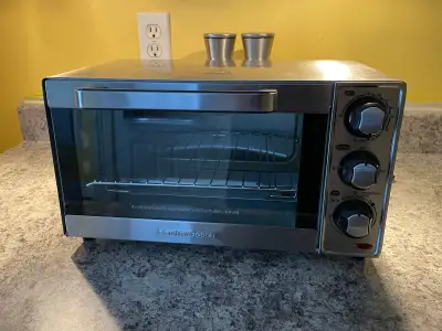 Four grille-pain, View more