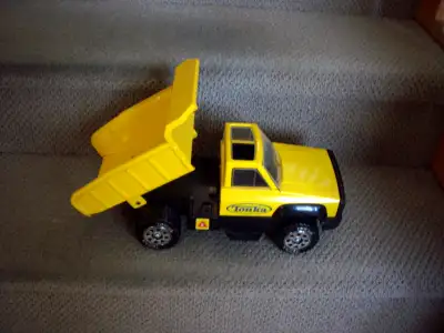 TONKA METAL DUMP TRUCK NEW CONDITION VTGE, View more