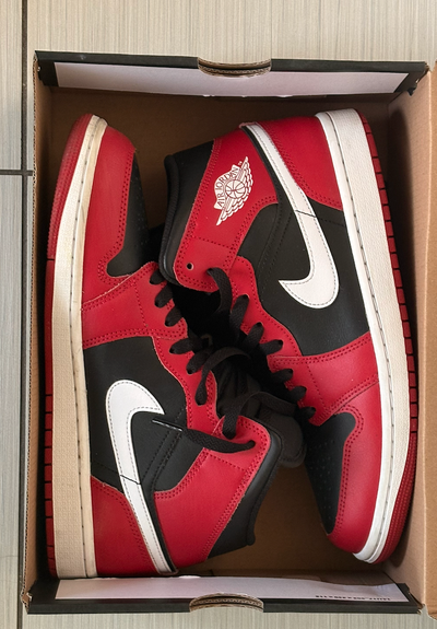 Air Jordan 1 Mid, View more