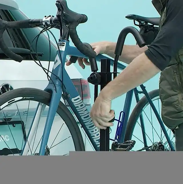 KAC E2 1.25" & 2" Hitch Mounted Rack 2-Bike Platform Style Carr in Other in Ottawa - Image 5