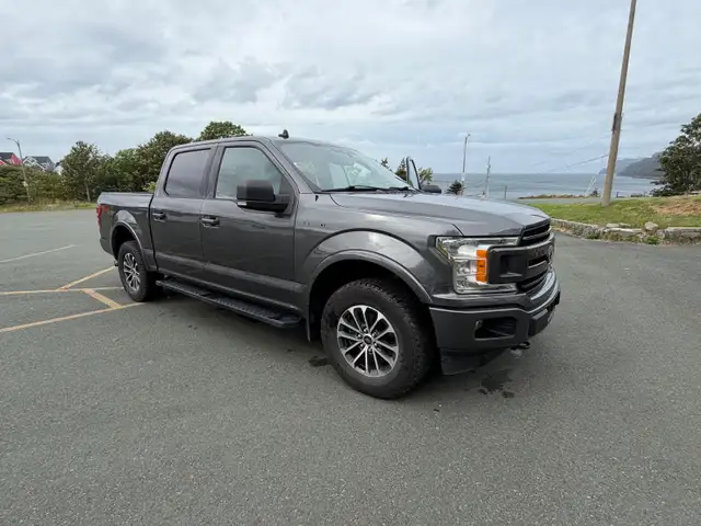 Ford f150 xlt super crew 