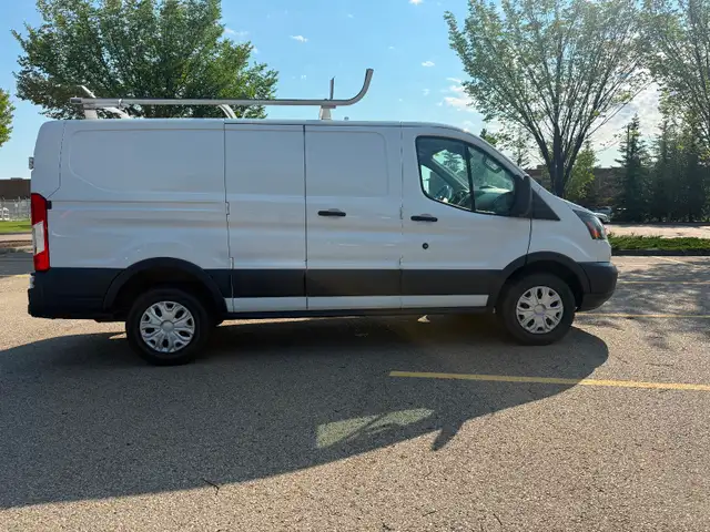 2018 FORD TRANSIT 250 cargo service van active one owner (134K)
