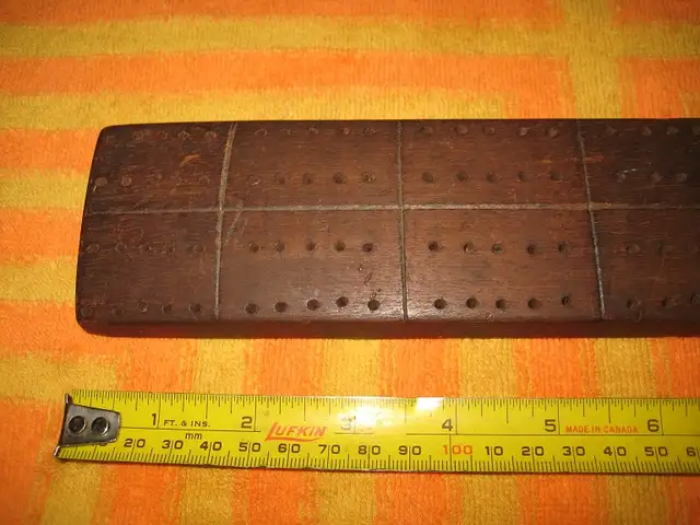 Vintage antique homemade cribbage board game folk art rustic in Toys & Games in City of Toronto - Image 4