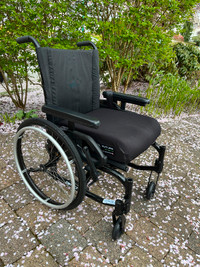MOVE brand superior quality manual WHEELCHAIR.  Exc condition