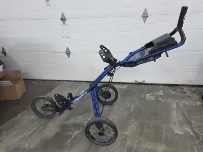 Rarely used sun mountain SV1 golf push cart