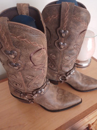 Womans cowboy boots
