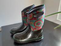 Girls Winter boots - BOGS size 6