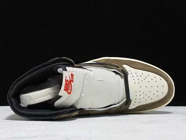 AIR JORDAN 1 HIGH OG TS SP 'Travis Scott' -  Size 8.5 in Men's Shoes in Québec City - Image 6