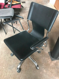 USED OFFICE CHAIRS