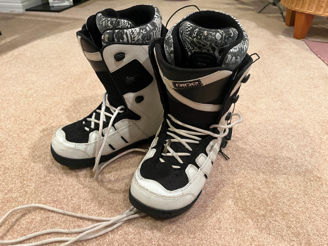 Snowboard boots size 11 in Snowboard in Edmonton