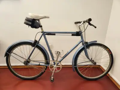 PHONE CALLS ONLY Perfect commuter Raleigh 3 speed. bottom bracket in oil {mavic},rear hub in oil mtn...