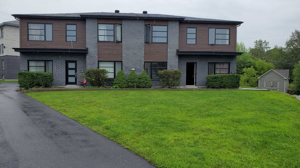 Superbe logement de 1045 pi² – Rez-de-chaussée de quadriplex — photo 1
