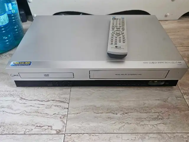 LG DVD/VCR Combo Player in Stereo Systems & Home Theatre in Markham / York Region - Image 2