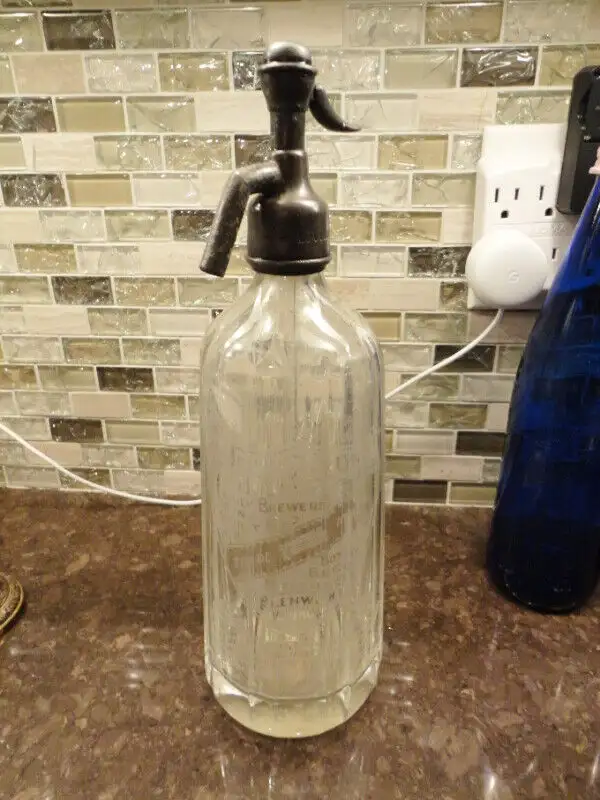 7 Bottles For Sale -Most are Vintage Soda Syphon, Italy Decanter in Arts & Collectibles in Kitchener / Waterloo - Image 6