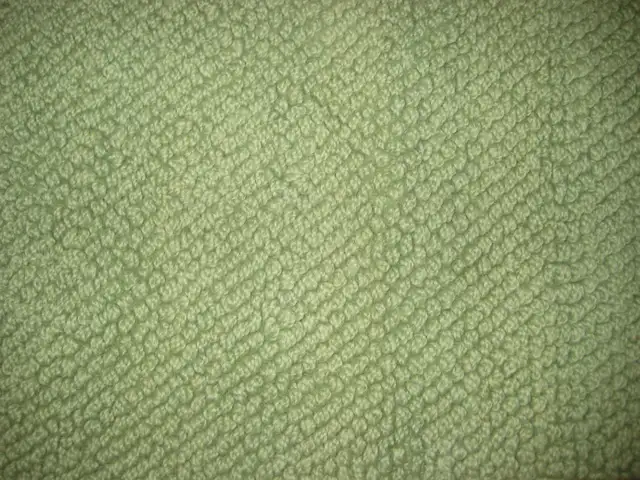 100 % Wool Runner light green in Rugs, Carpets & Runners in Markham / York Region - Image 2