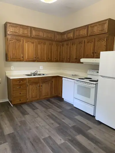 West Hamilton ~ 1 Bedroom Apartment