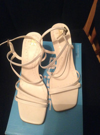 New Ladies Sandals...size 7